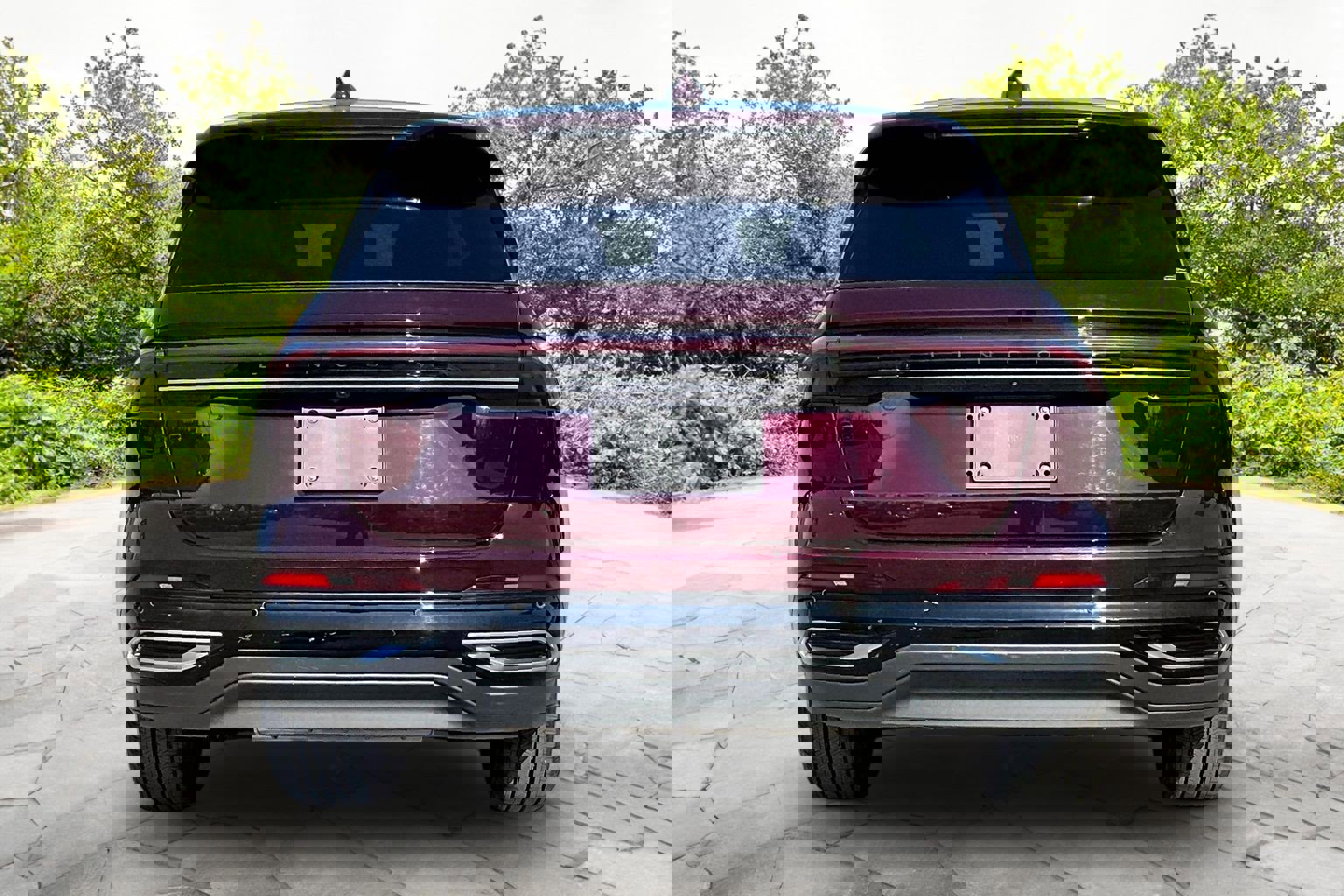 Used 2024 Lincoln Nautilus Premier w/ Equipment Group 102A image 4