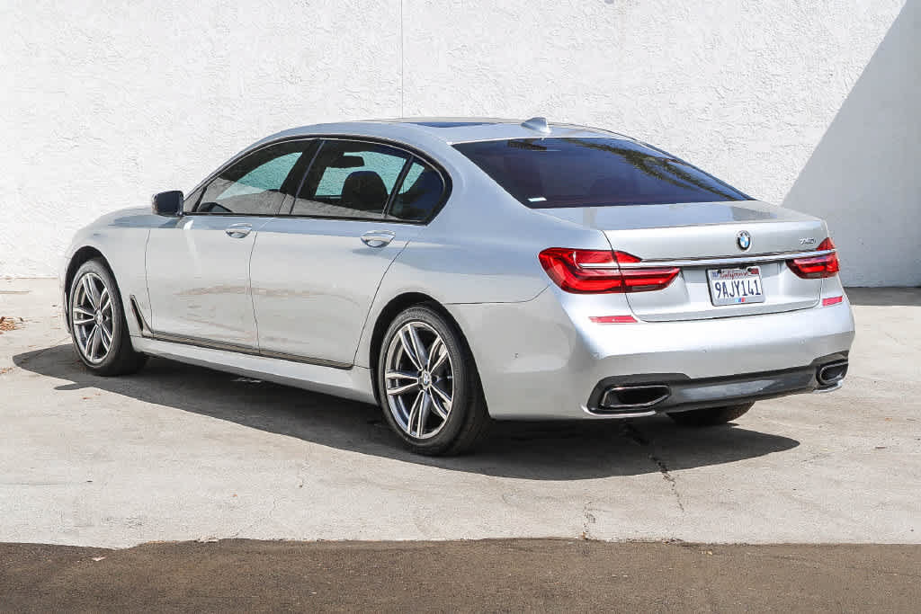 Used 2016 BMW 740i RWD image 4