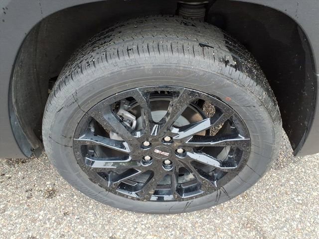 Used 2024 GMC Terrain SLE w/ Driver Convenience Package image 20