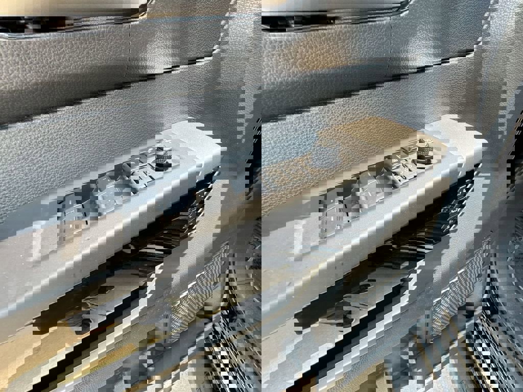 Used 2025 Toyota Tundra Limited image 22