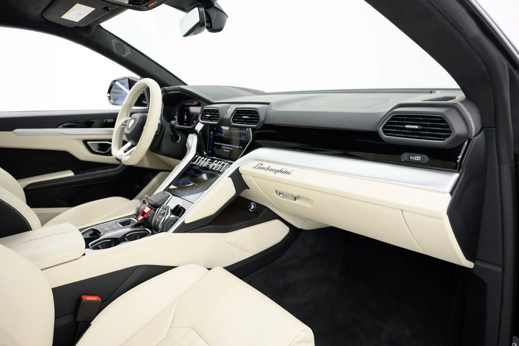 Used 2024 Lamborghini Urus S AWD/4WD image 55
