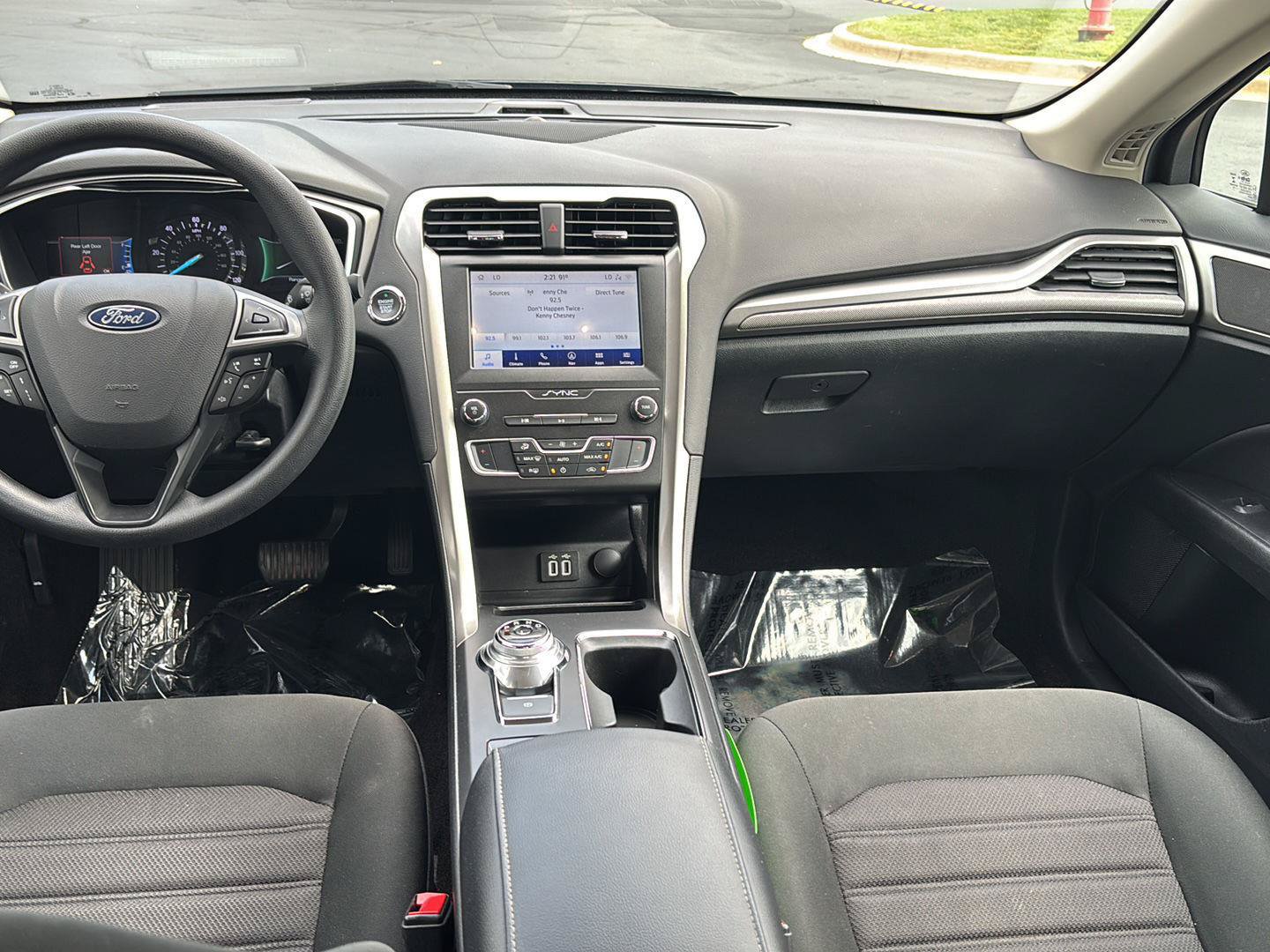 Used 2020 Ford Fusion SE FWD image 10
