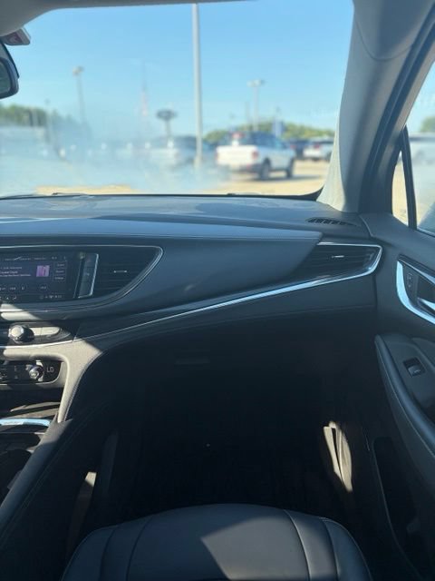 Used 2020 Buick Enclave Essence w/ Sound and Sites Package FWD image 18