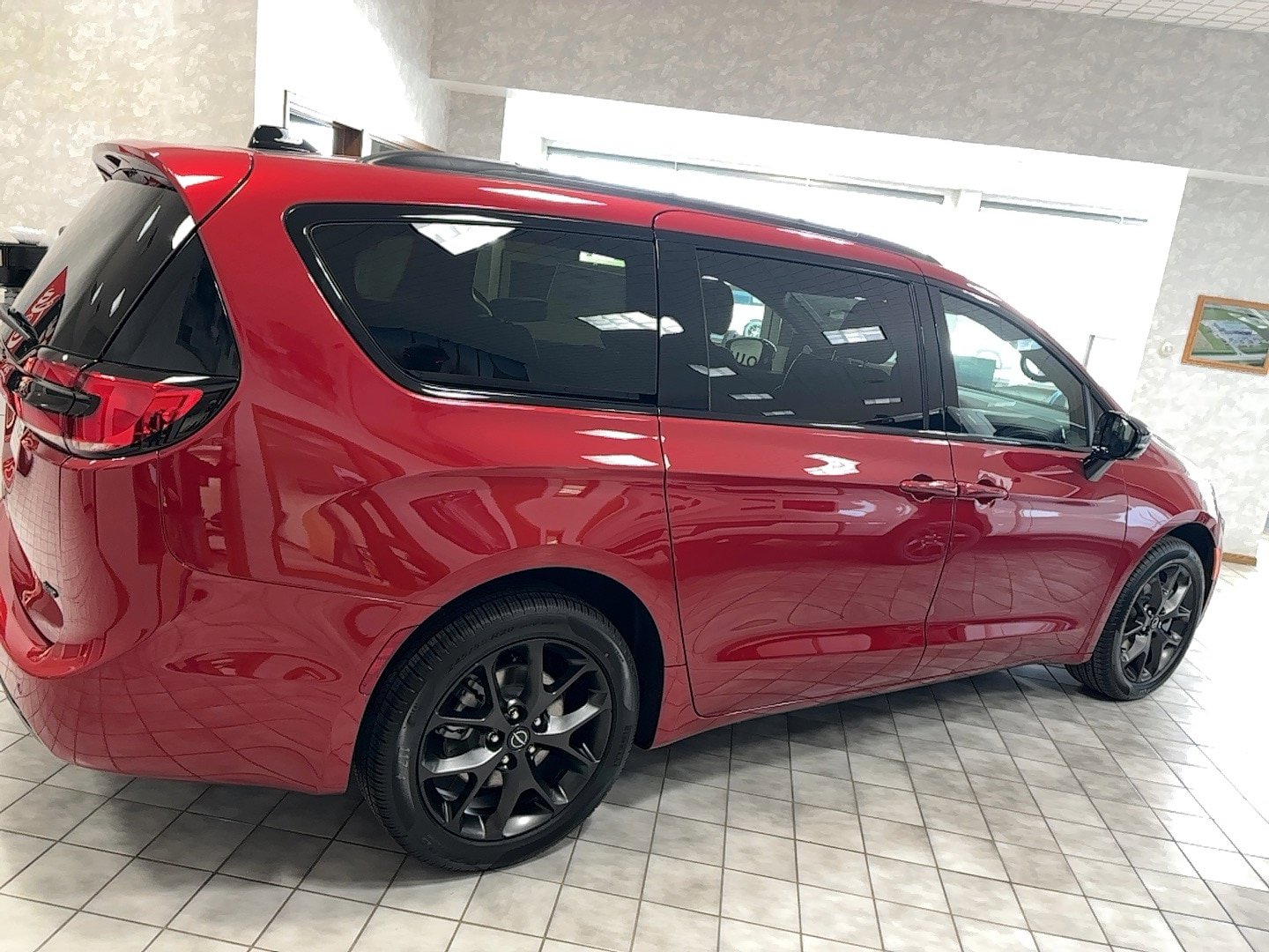 New 2026 Chrysler Pacifica Select w/ S Appearance Package AWD/4WD image 6