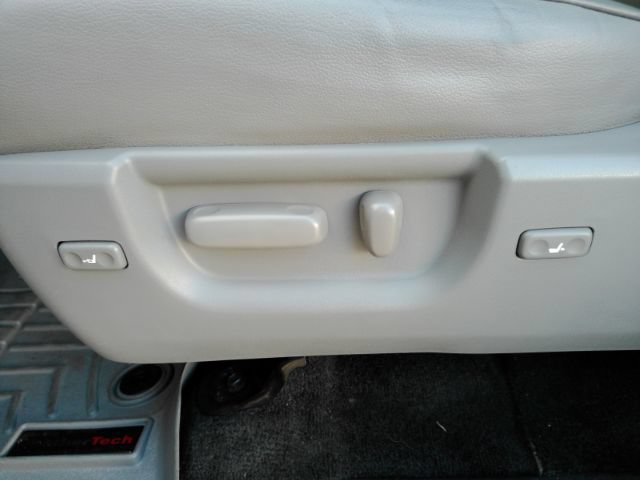 Used 2013 Toyota Sequoia Limited RWD image 16