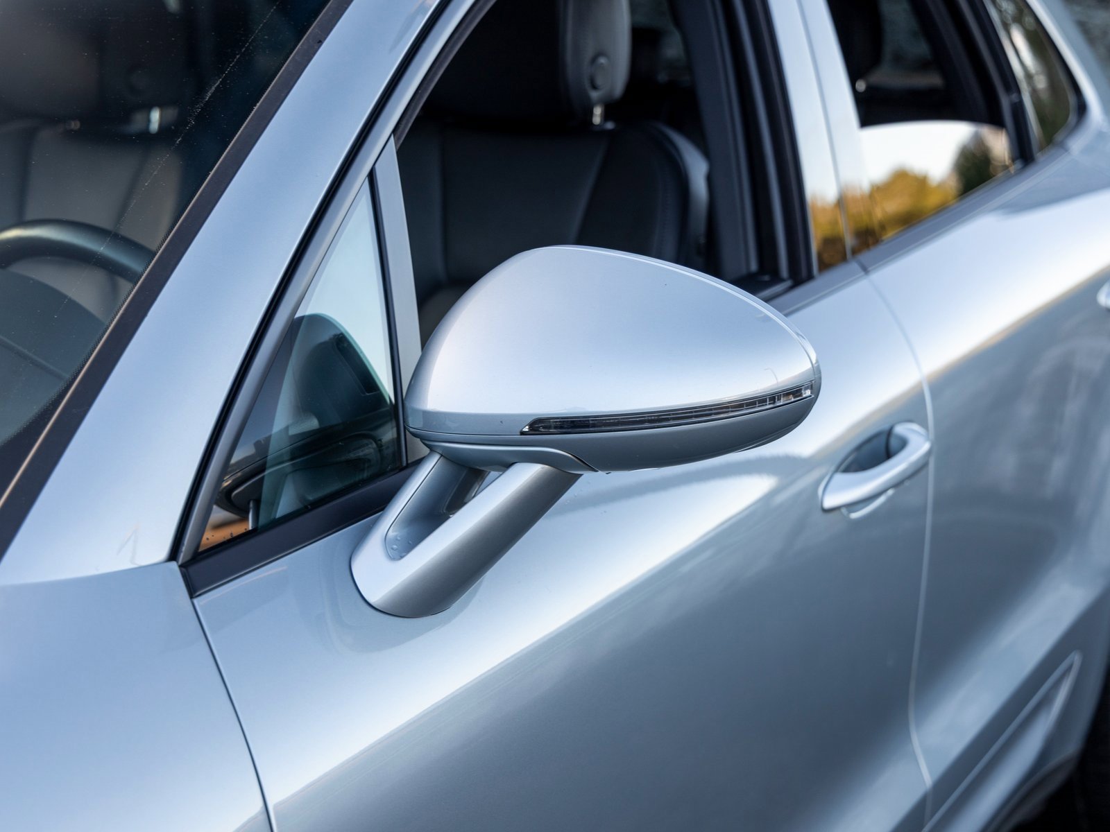 Certified 2023 Porsche Macan image 17