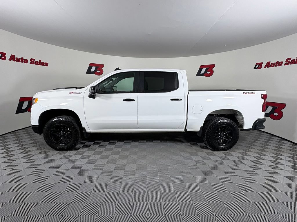 Used 2024 Chevrolet Silverado 1500 LT Trail Boss w/ Convenience Package II AWD/4WD image 3