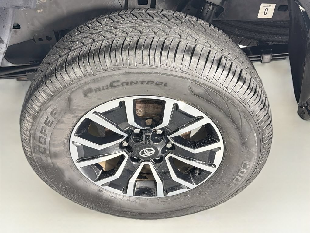 Used 2022 Toyota Tacoma TRD Sport w/ Technology Package RWD image 32