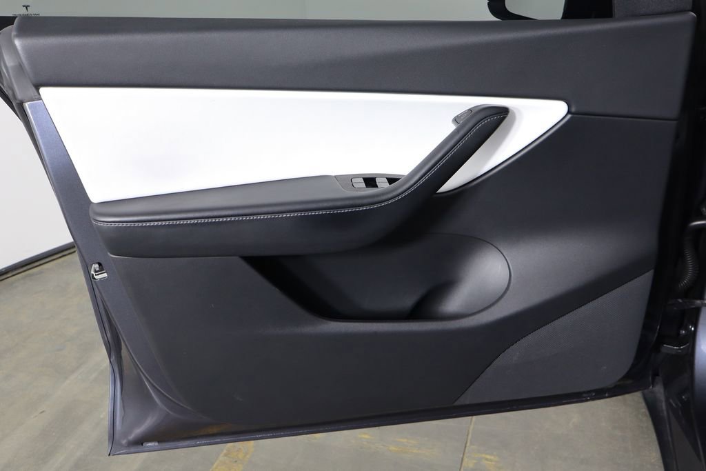 Used 2020 Tesla Model Y Performance image 17