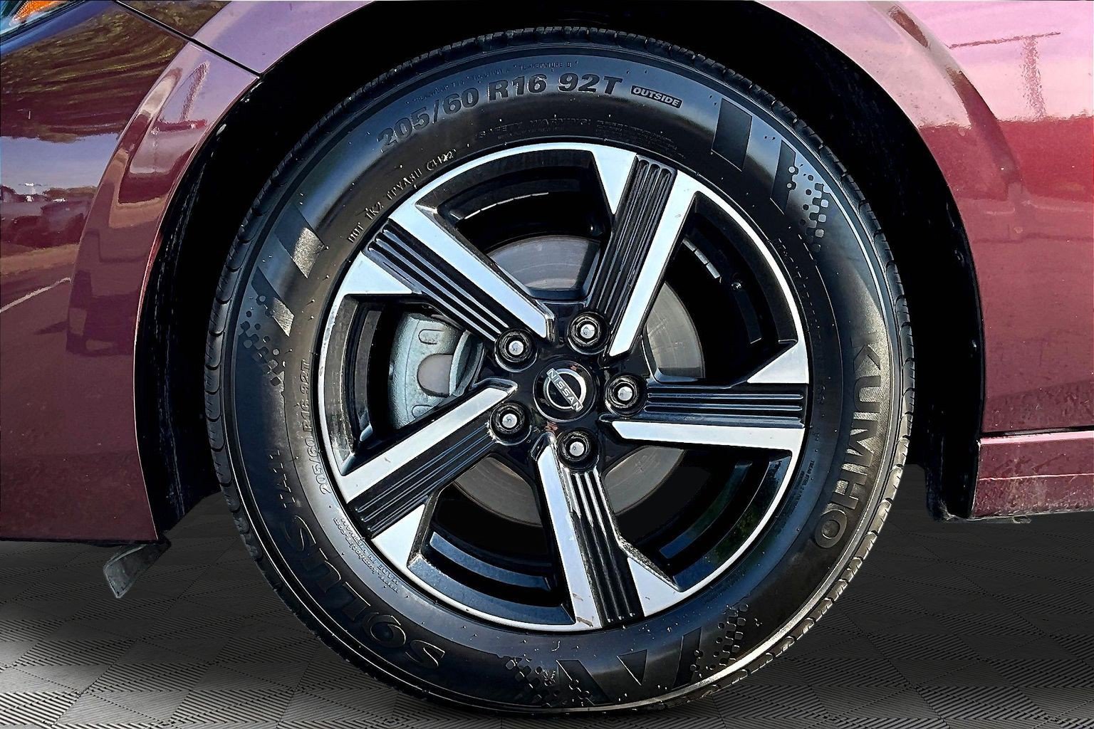 Used 2024 Nissan Sentra SV FWD image 34