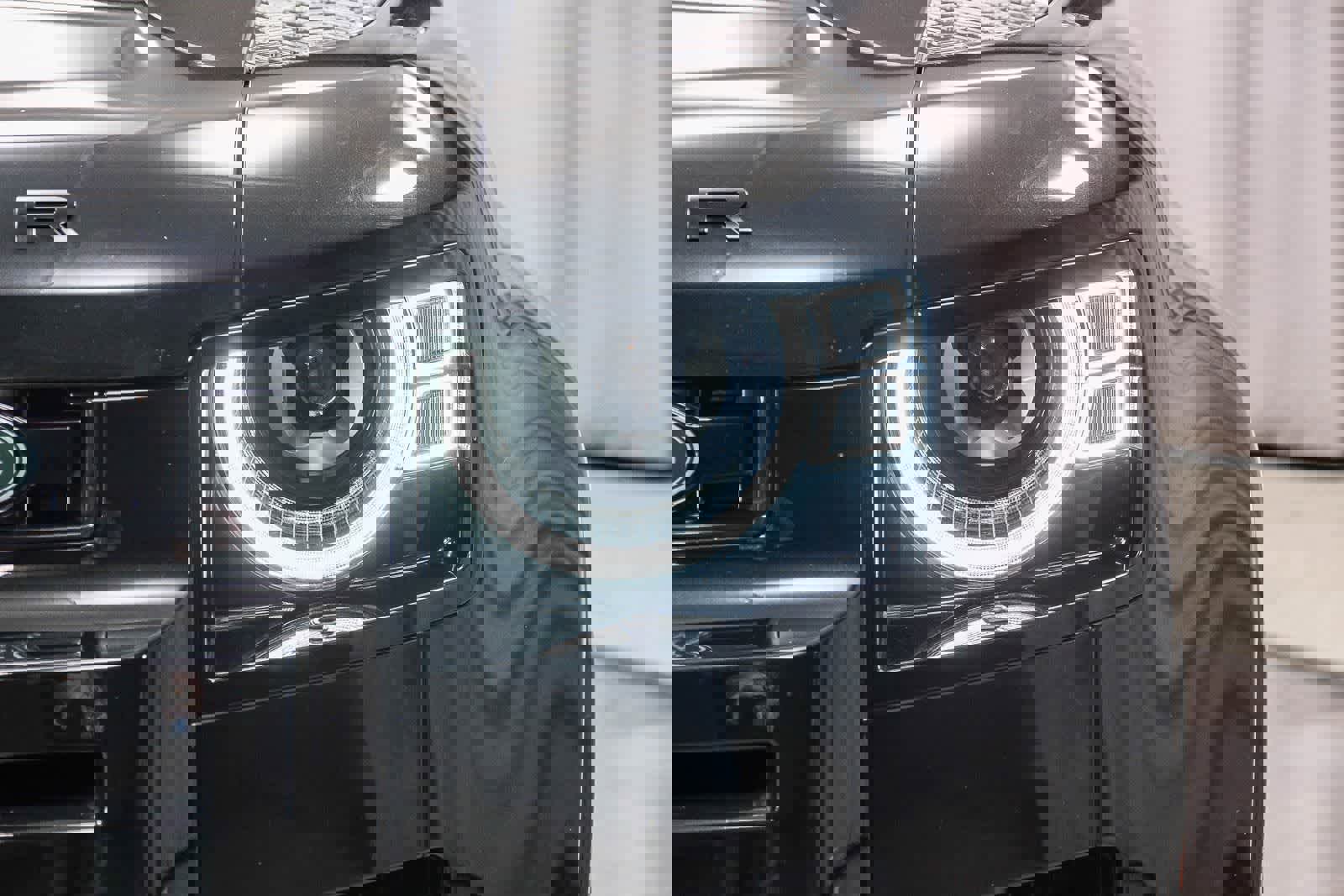 Used 2022 Land Rover Defender 110 SE image 19