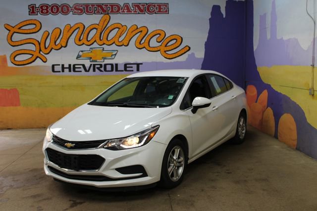 Used 2016 Chevrolet Cruze LT w/ LT Convenience Package FWD image 2