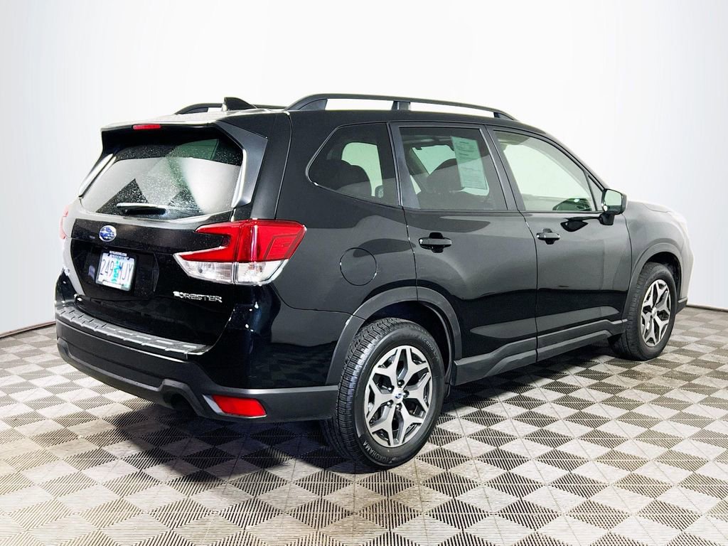 Used 2020 Subaru Forester Premium AWD/4WD image 7