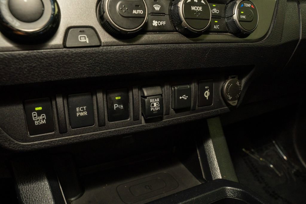 Used 2020 Toyota Tacoma TRD Off-Road w/ TRD Premium Off Road Package image 15