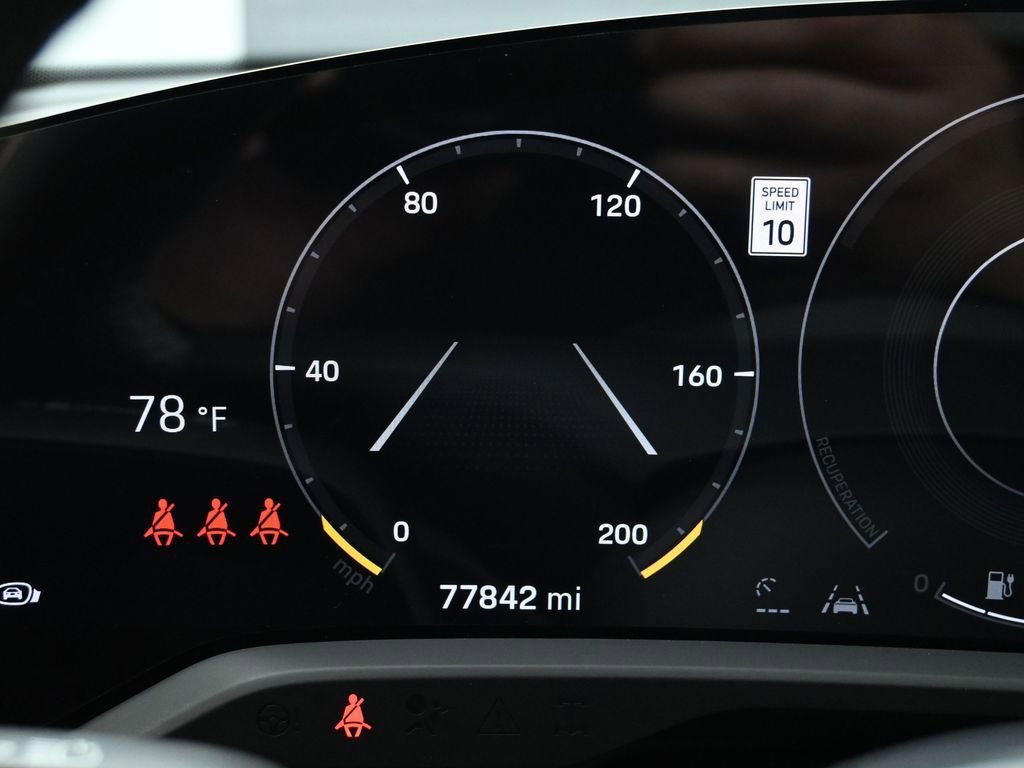 Used 2022 Porsche Taycan 4S image 29