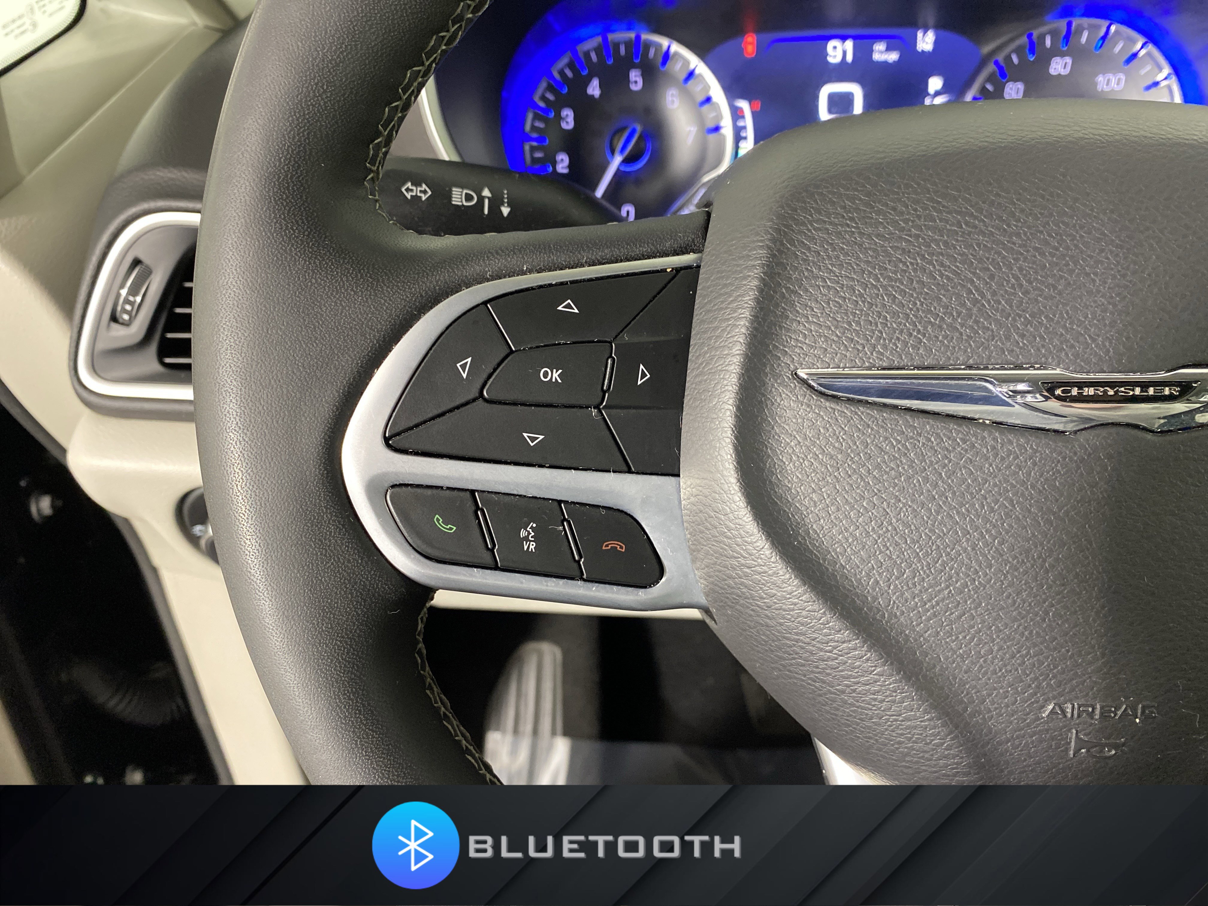 Used 2024 Chrysler Pacifica Touring-L image 22