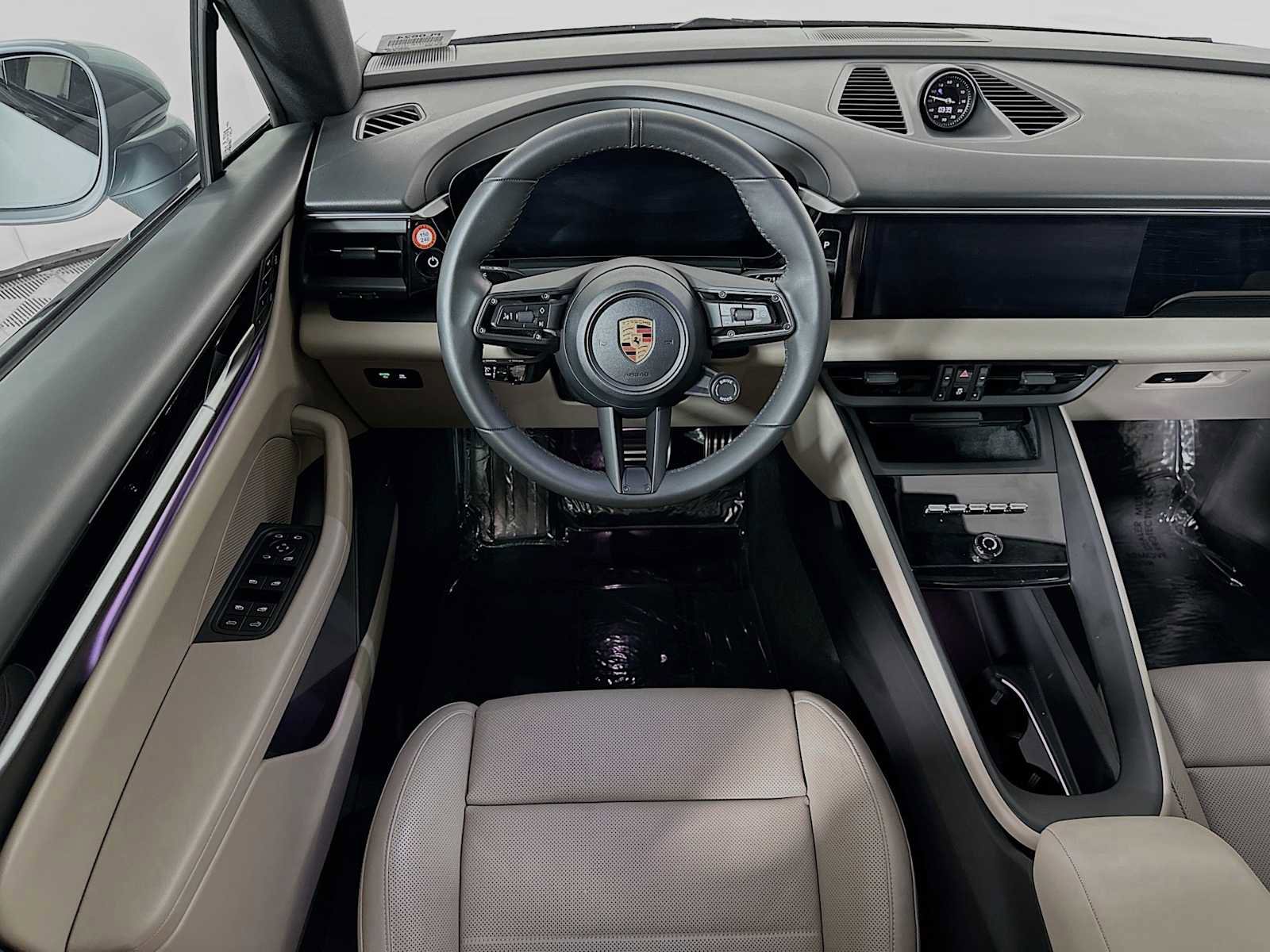Certified 2025 Porsche Macan 4S Electric image 25