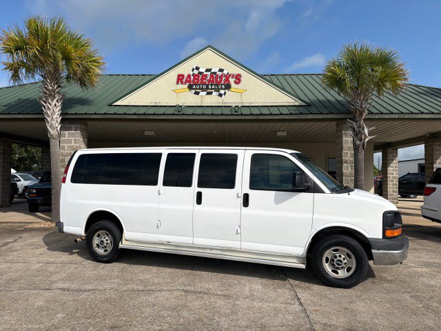 Used 2008 GMC Savana 3500 Extended Passenger RWD image 1
