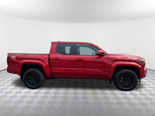 Used 2025 Toyota Tacoma TRD Sport AWD/4WD image 4