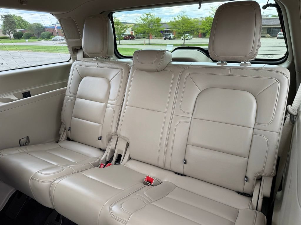 Used 2019 Lincoln Navigator Reserve AWD/4WD image 21