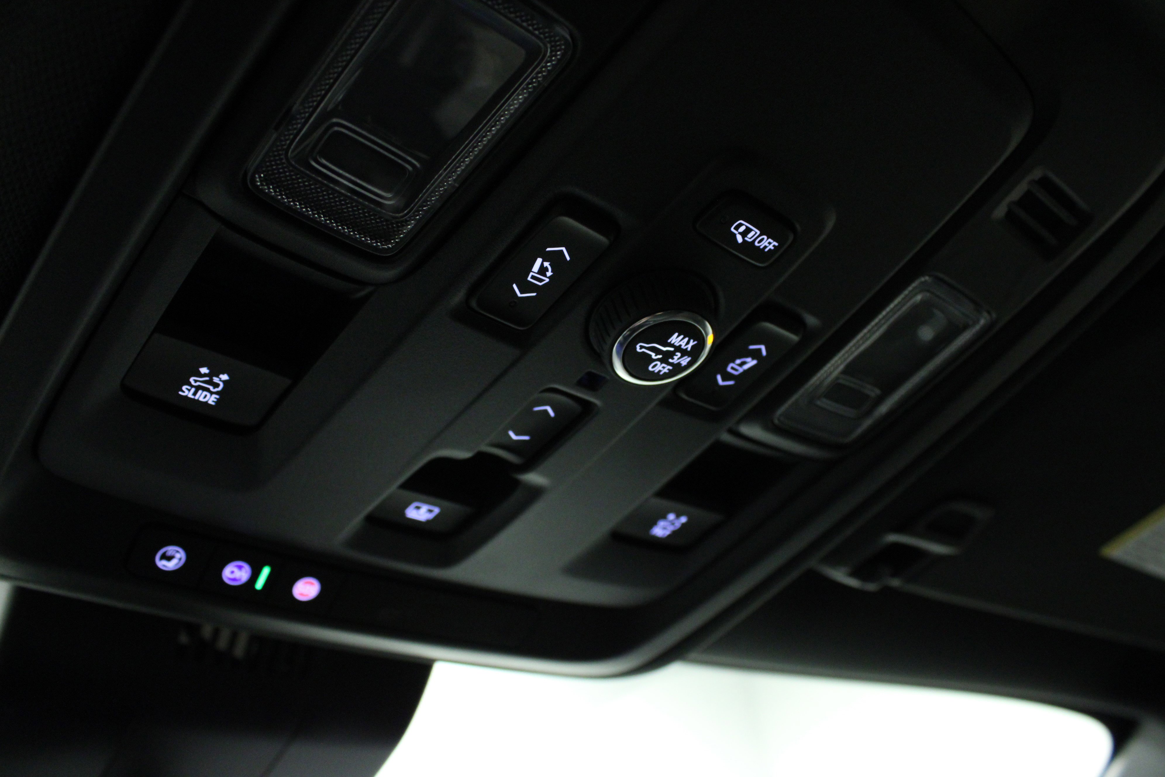 Used 2025 Chevrolet Suburban High Country image 25