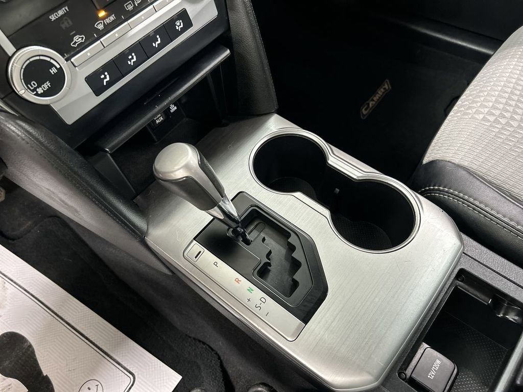 Used 2013 Toyota Camry SE FWD image 16