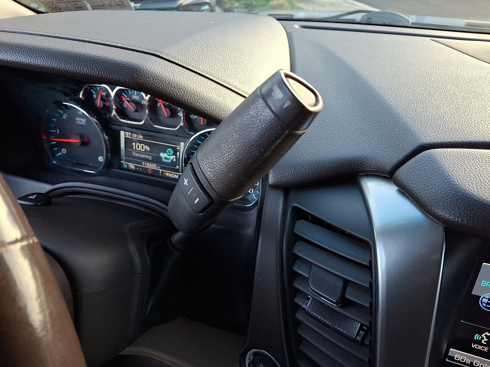 Used 2015 Chevrolet Suburban LTZ image 18