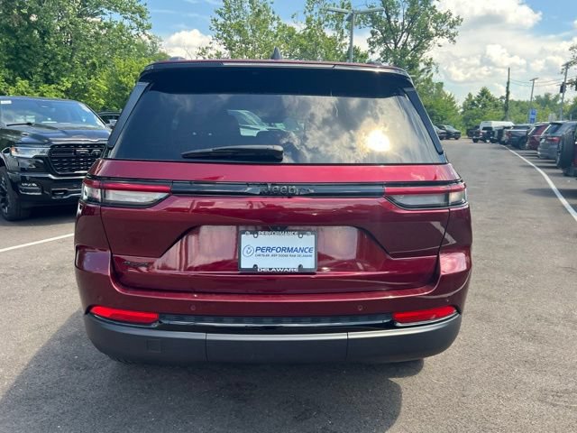 Used 2025 Jeep Grand Cherokee Altitude AWD/4WD image 31