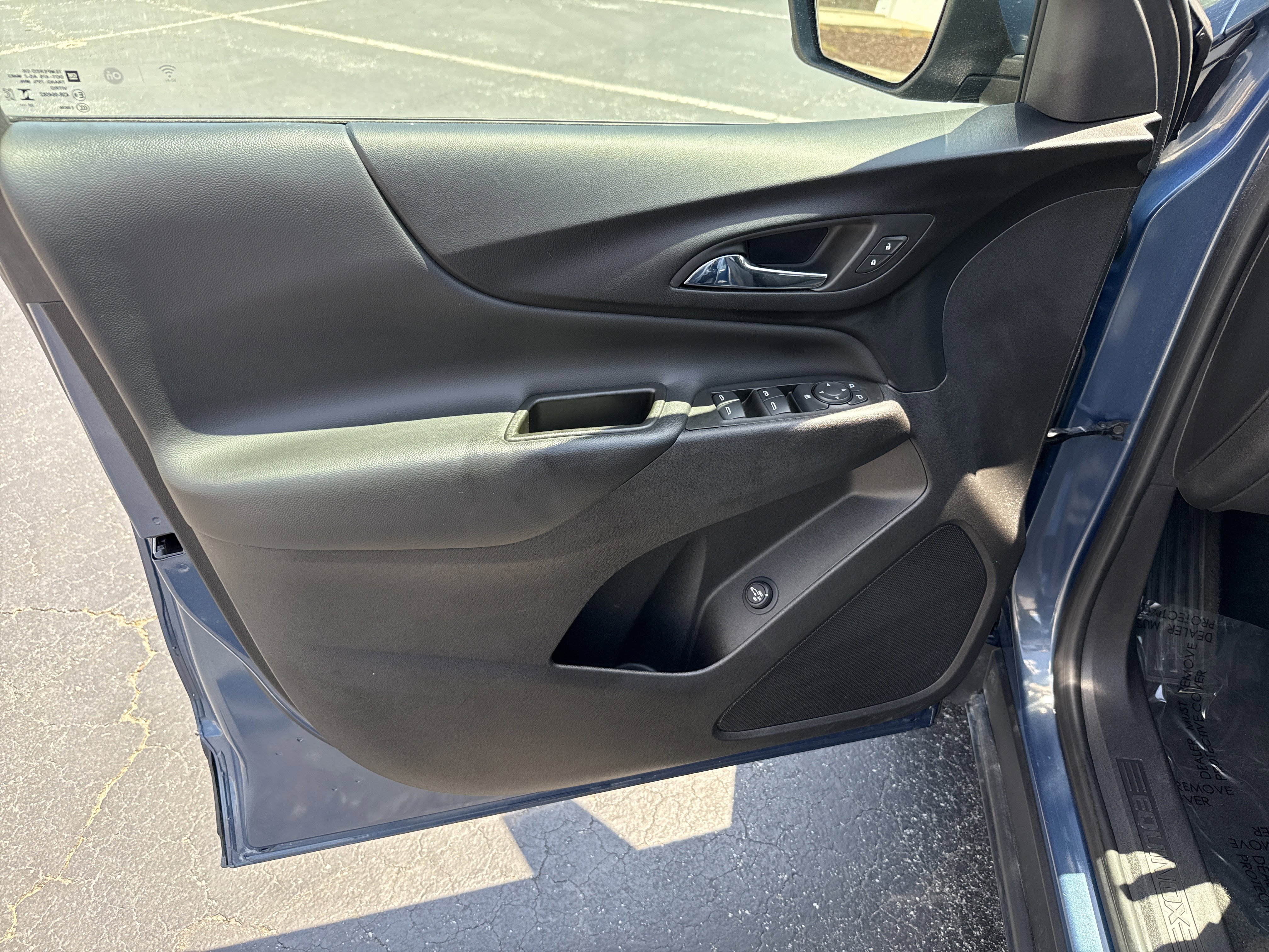 Used 2024 Chevrolet Equinox LT AWD/4WD image 14