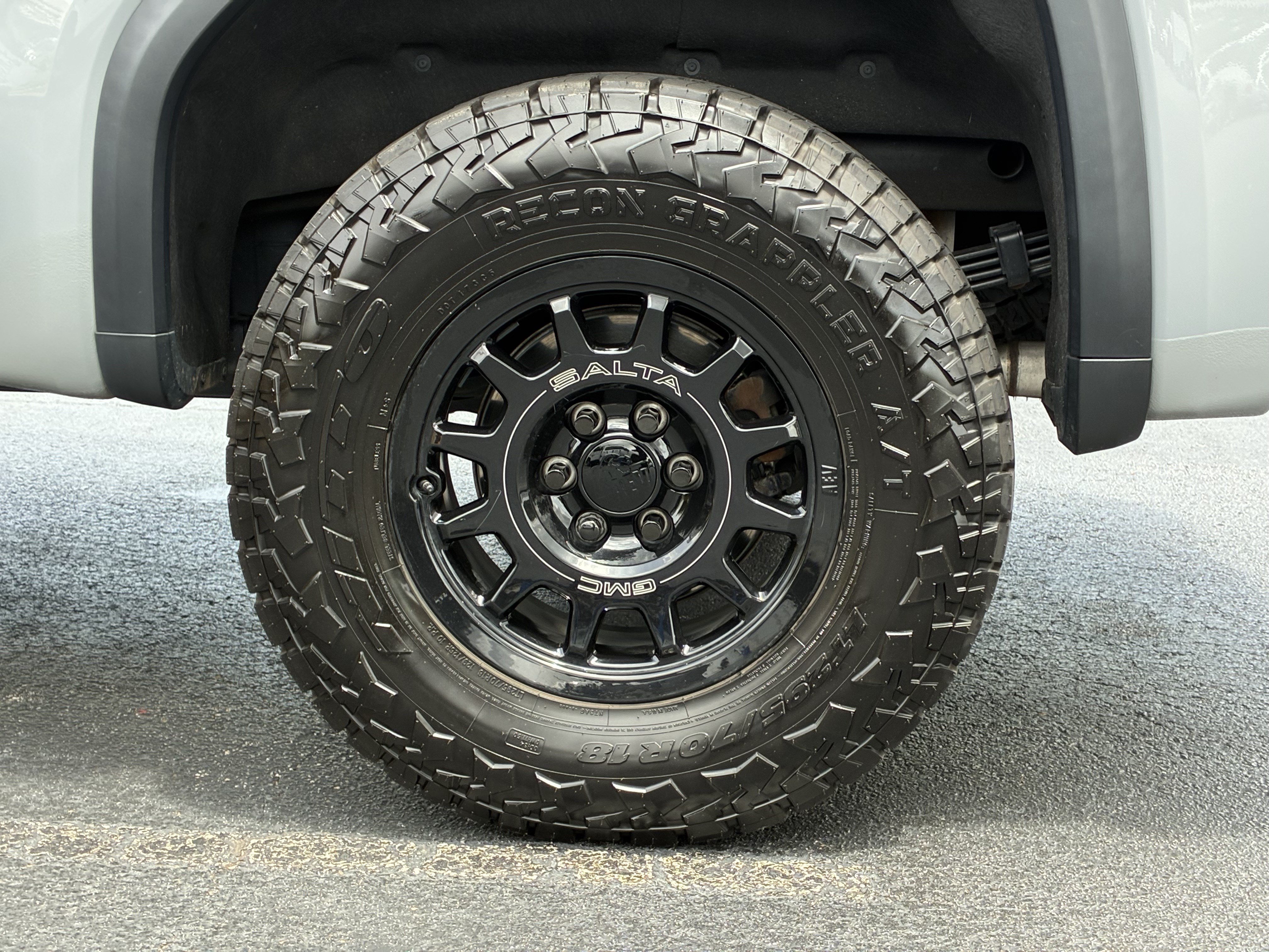 Used 2024 GMC Sierra 1500 AT4X w/ AT4X AEV Edition AWD/4WD image 11
