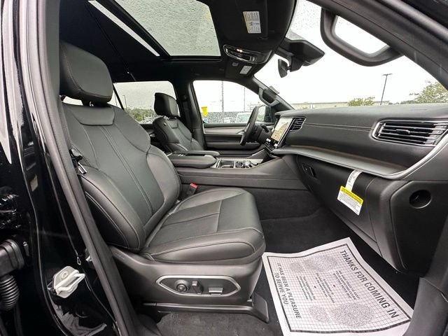 New 2026 Jeep Grand Wagoneer 4WD image 29