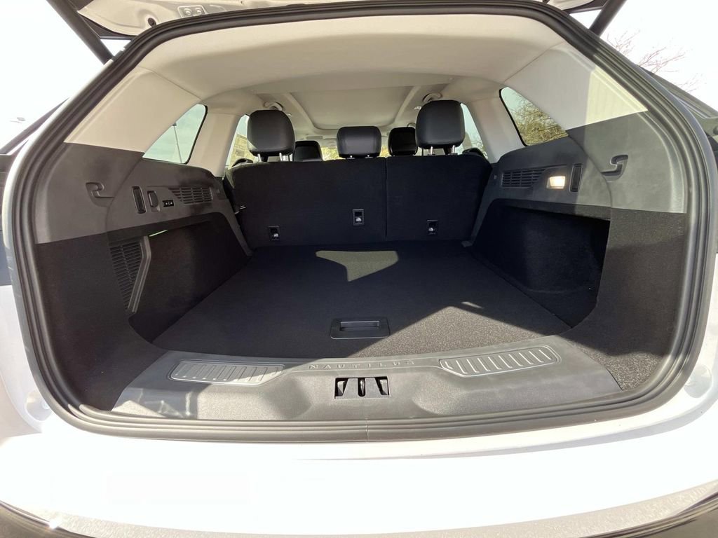 New 2026 Lincoln Nautilus Reserve image 13