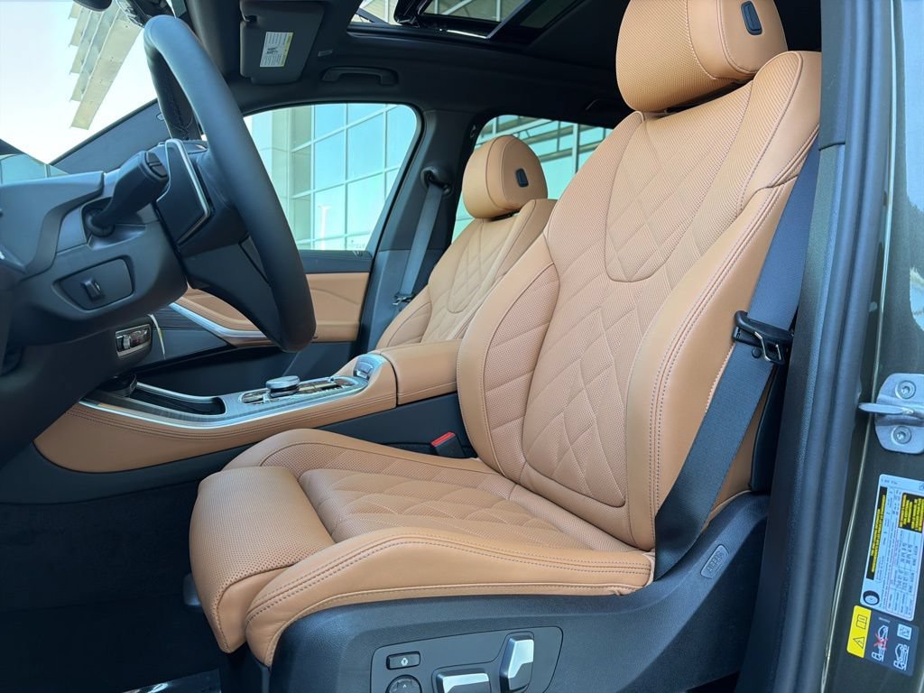New 2026 BMW X5 xDrive50e w/ Premium Package AWD/4WD image 11