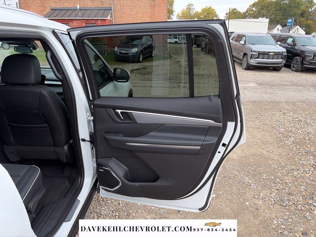 Used 2026 Buick Enclave Preferred FWD image 23