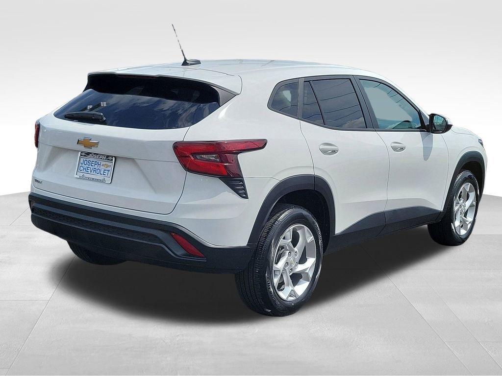 Certified 2024 Chevrolet Trax LS w/ LS Convenience Package FWD image 4