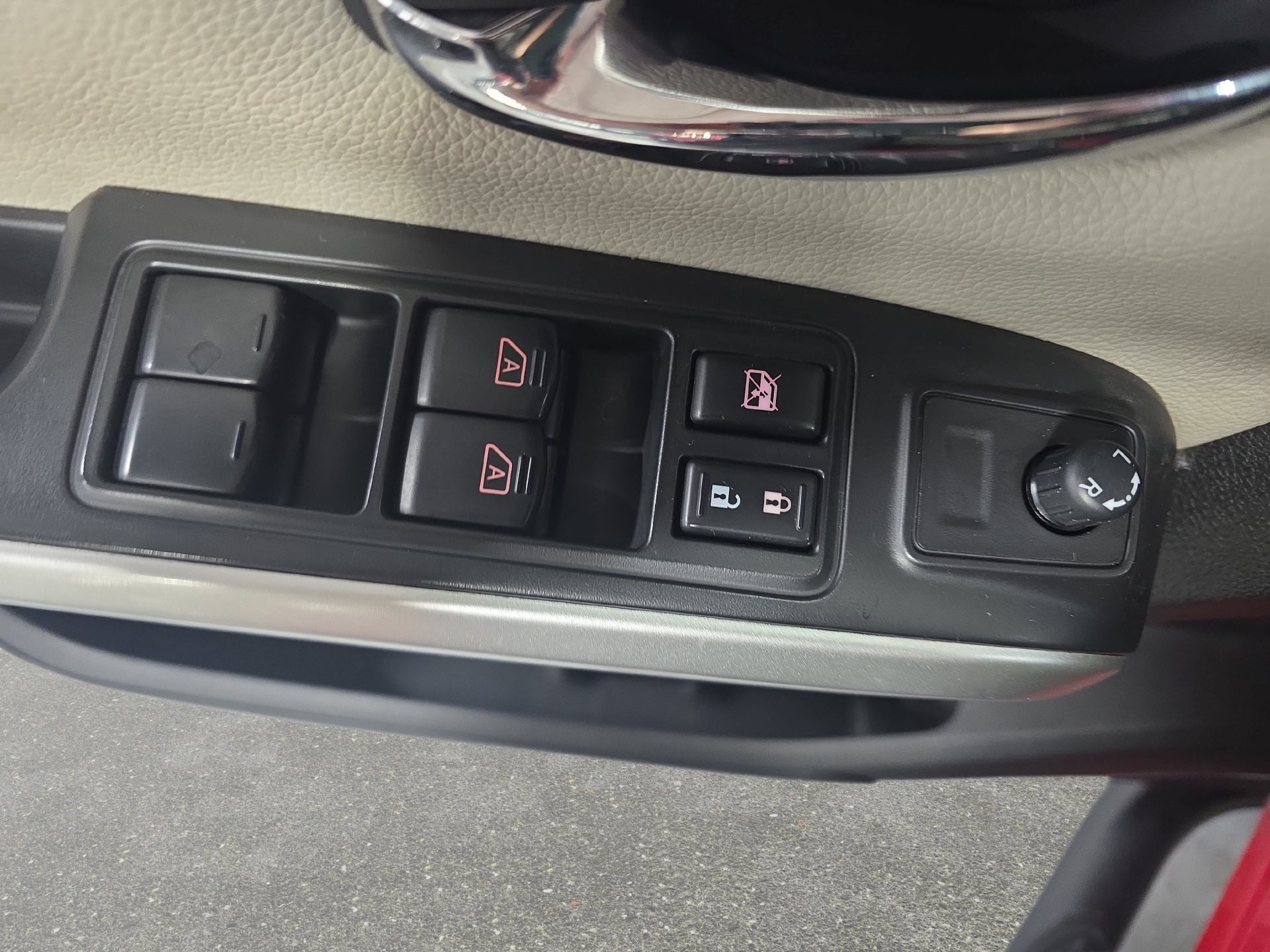 Used 2021 Nissan Titan SV w/ Accessory Utility Package AWD/4WD image 27