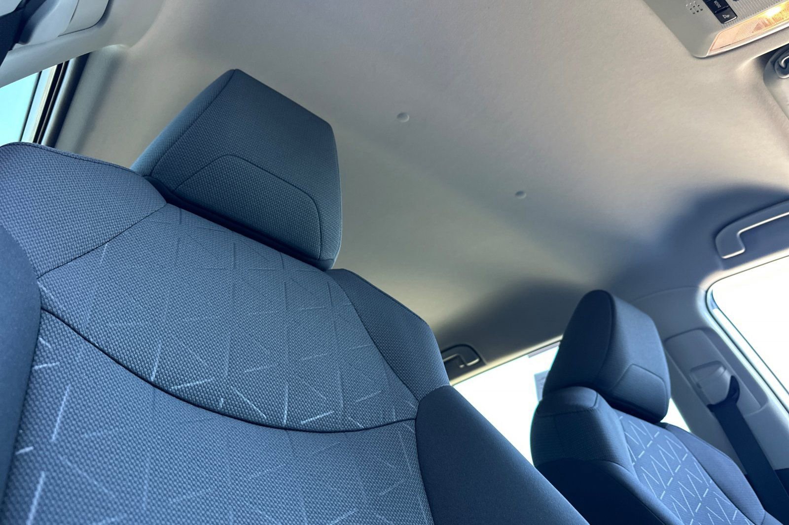 Used 2020 Toyota RAV4 XLE w/ XLE Grade Weather Package image 14