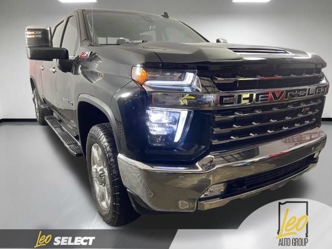Used 2020 Chevrolet Silverado 3500 LTZ w/ LTZ Premium Package AWD/4WD image 4