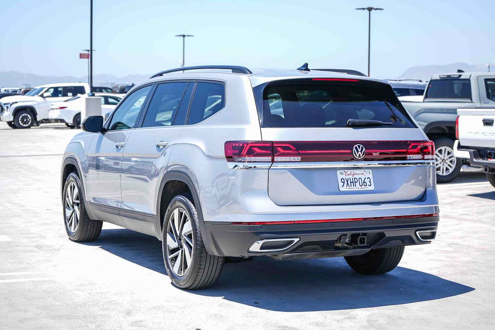 Certified 2026 Volkswagen Atlas SE FWD image 8