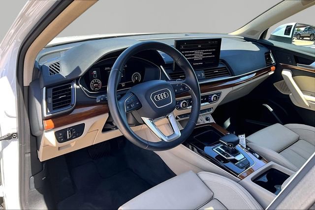 Used 2023 Audi Q5 2.0T Premium Plus w/ Premium Plus Package AWD/4WD image 13