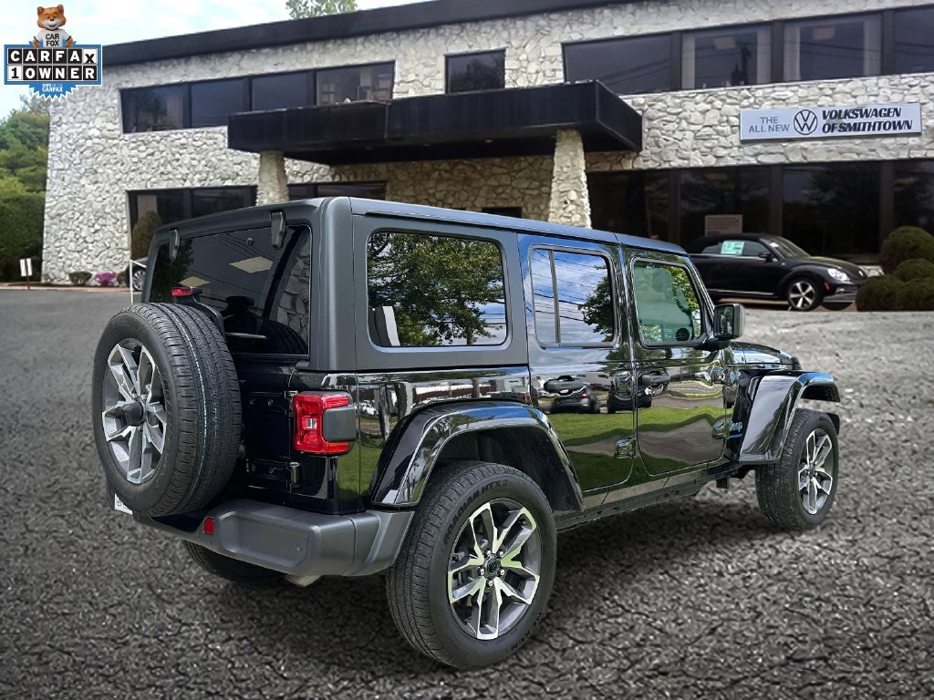Used 2024 Jeep Wrangler Unlimited w/ Dual Top Group AWD/4WD image 5