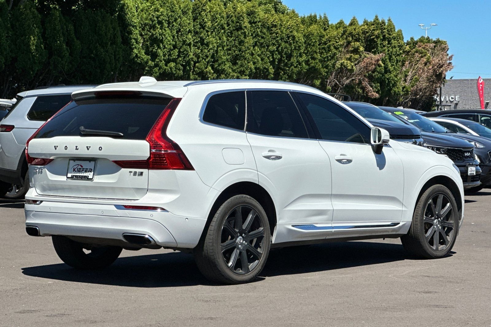 Used 2018 Volvo XC60 T8 Inscription w/ Advanced Package AWD/4WD image 4