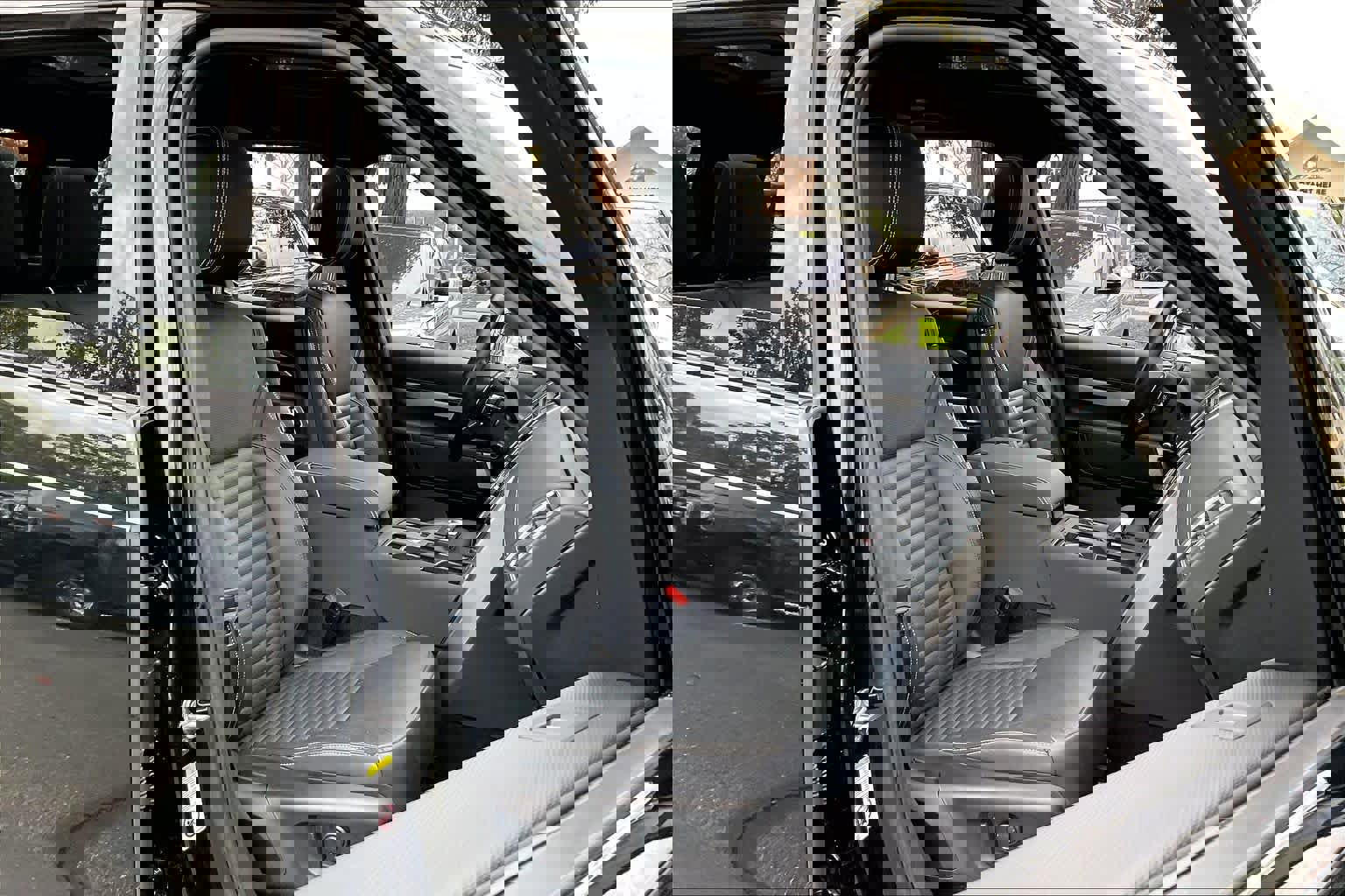 Used 2023 Land Rover Discovery S R-Dynamic image 10