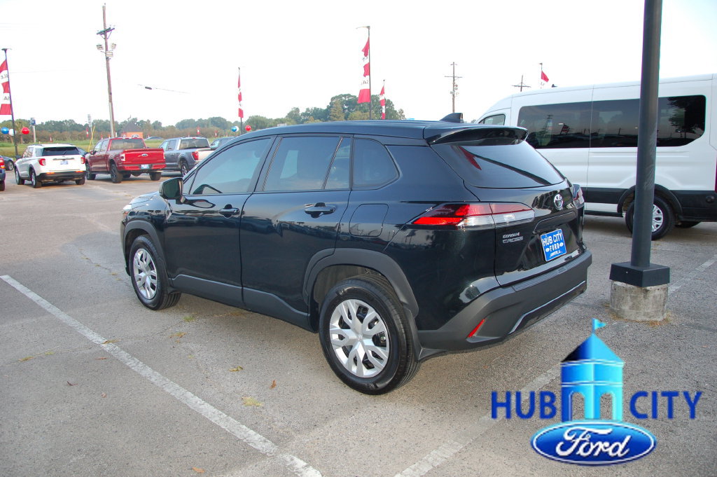 Used 2026 Toyota Corolla Cross L FWD image 3