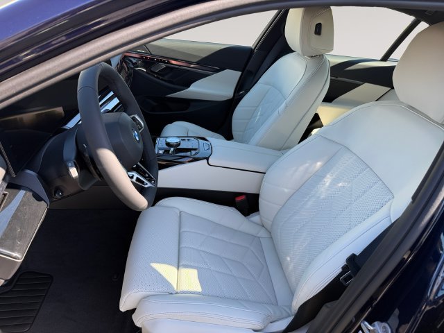 New 2027 BMW 540i xDrive w/ M Sport Package AWD/4WD image 9