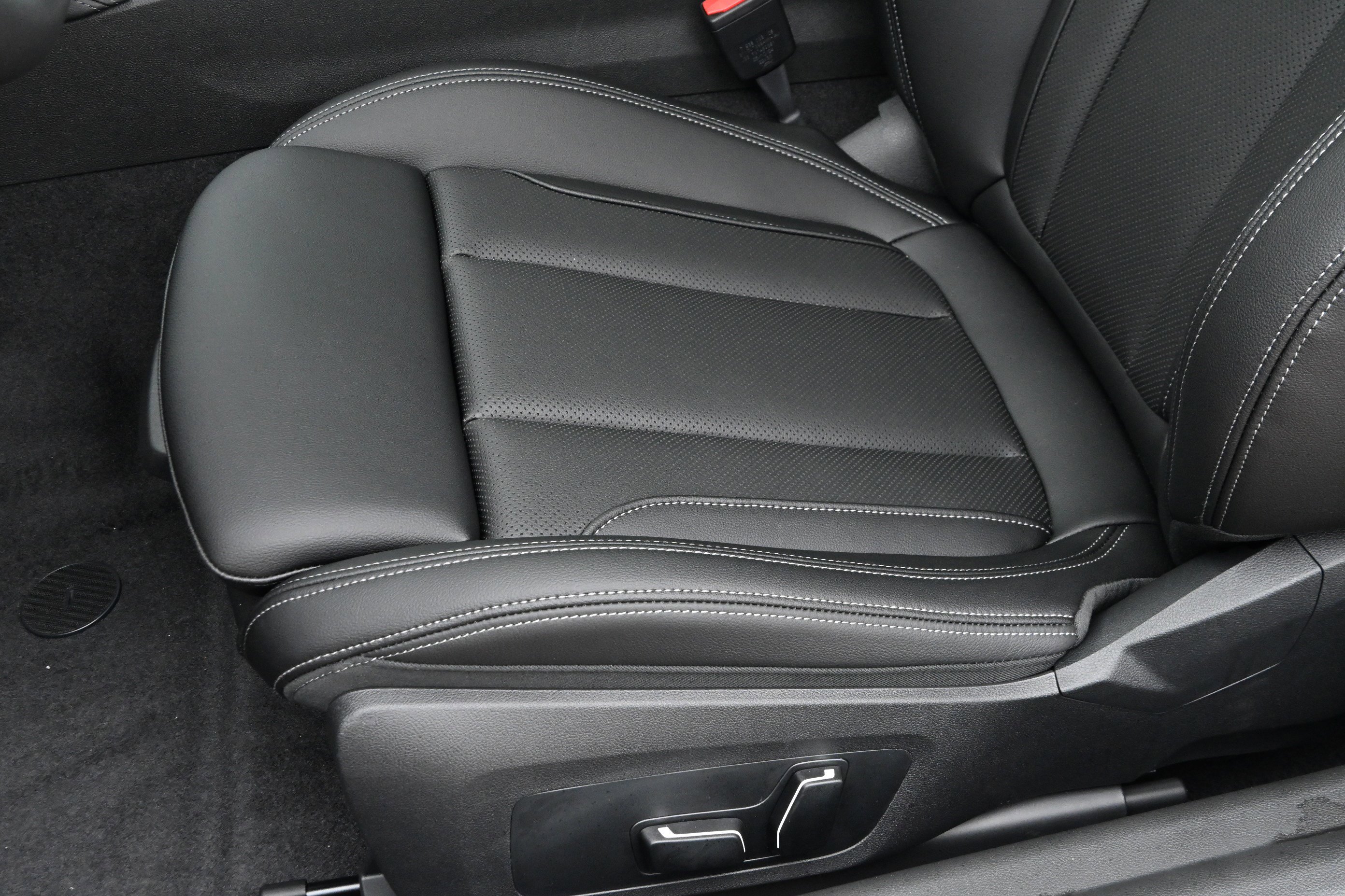 New 2026 BMW 230i Coupe w/ Premium Package RWD image 26