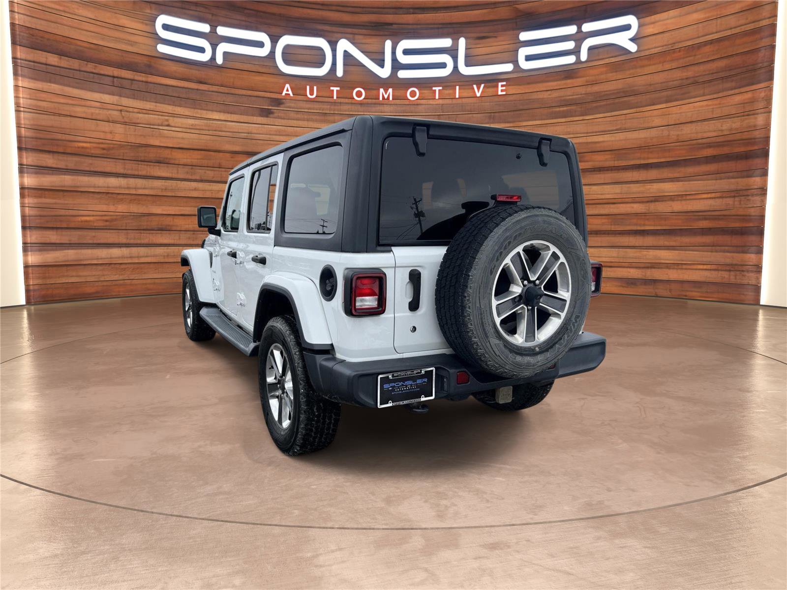 Used 2018 Jeep Wrangler Unlimited Sahara image 3