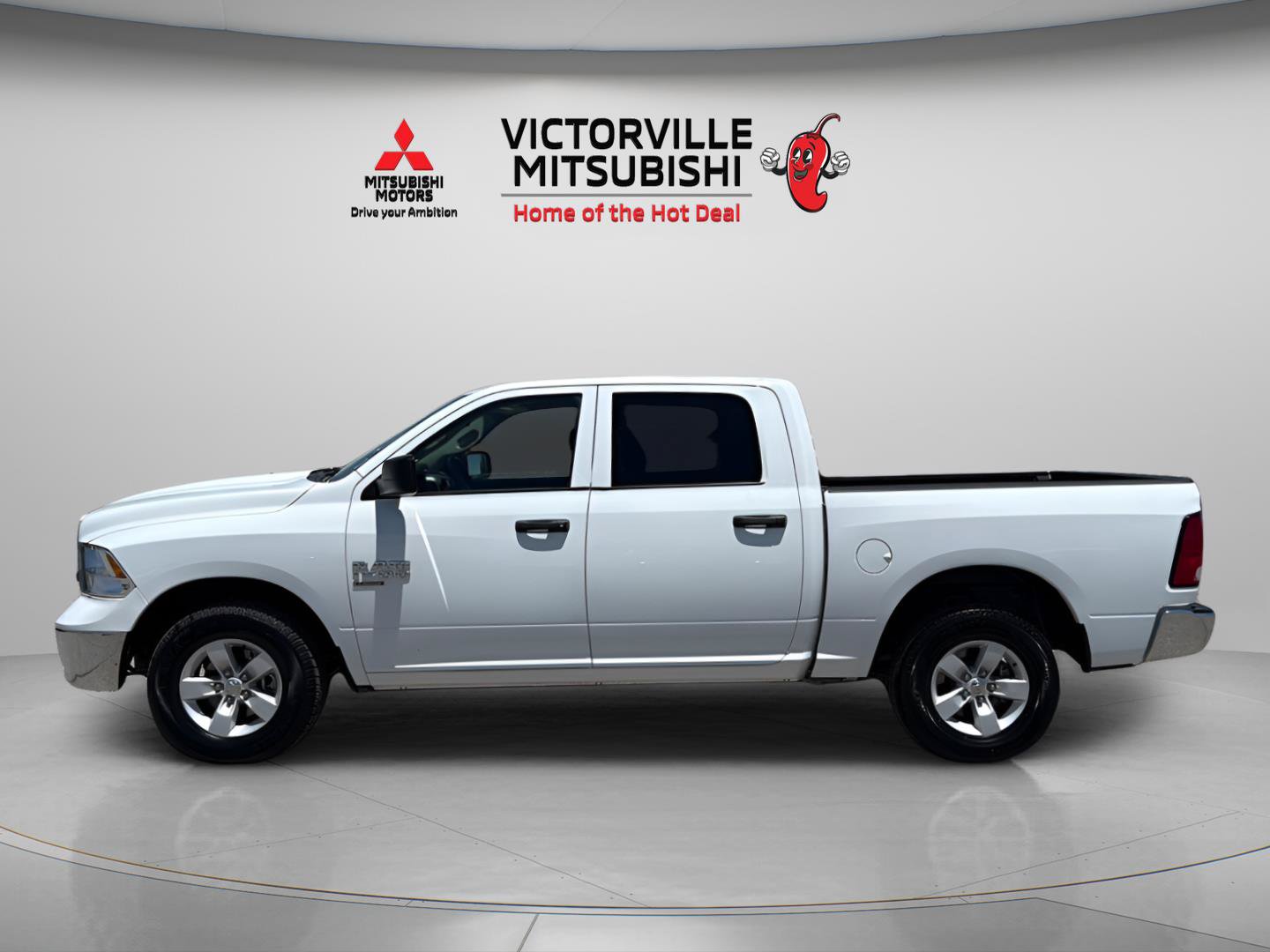 Used 2022 RAM 1500 Classic SLT w/ Electronics Group AWD/4WD image 6