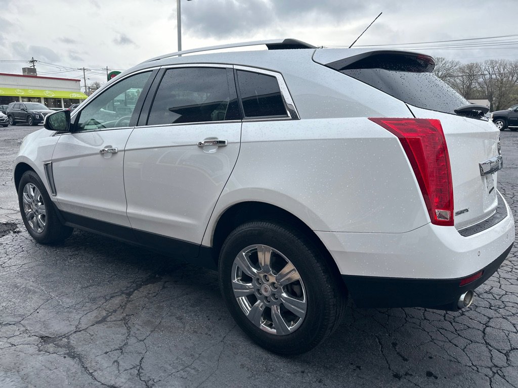 Used 2016 Cadillac SRX Luxury image 3