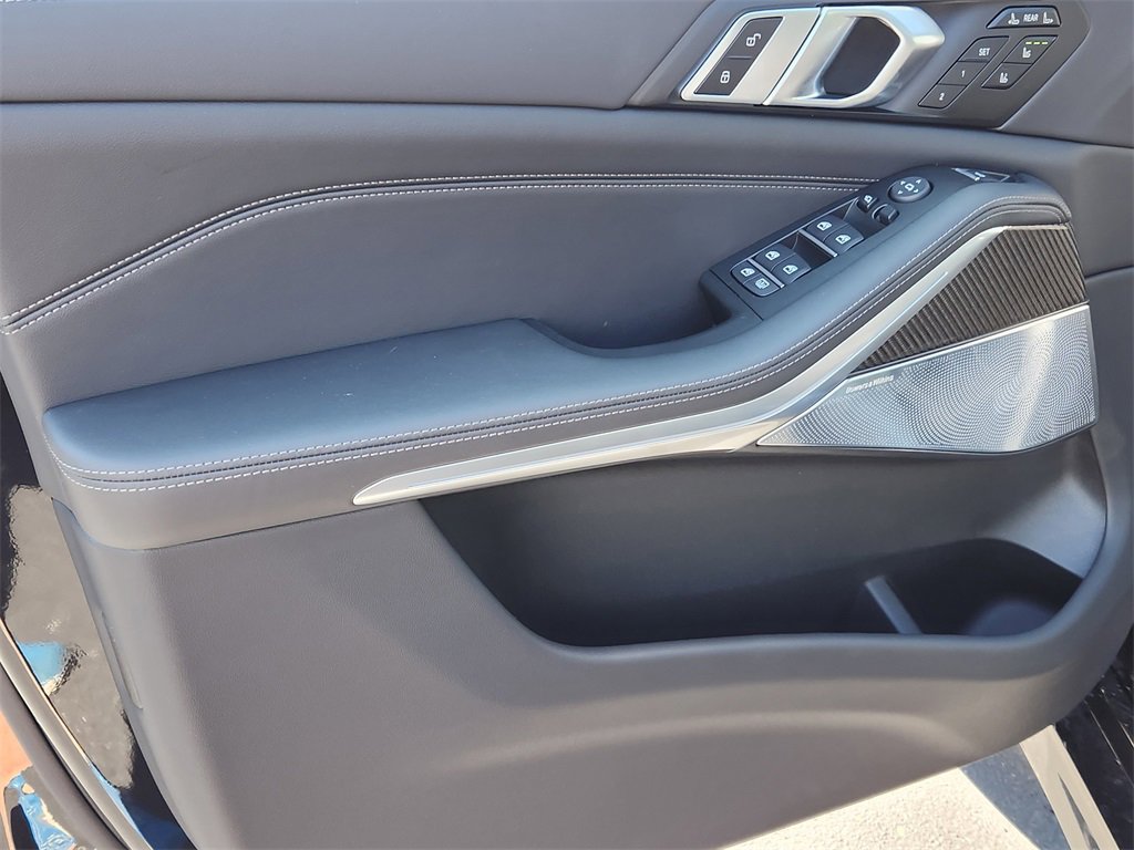 New 2026 BMW X7 M60i image 8